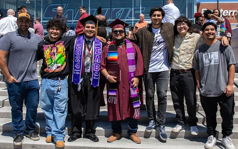 Alumni on banterra steps