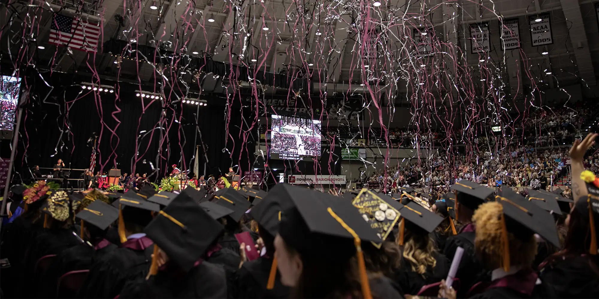 siu commencement students